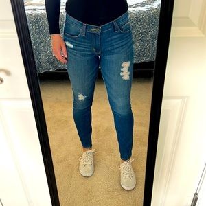 Hudson Super Skinny Crop Jean. Mid-rise, Medium blue wash. Size 27.